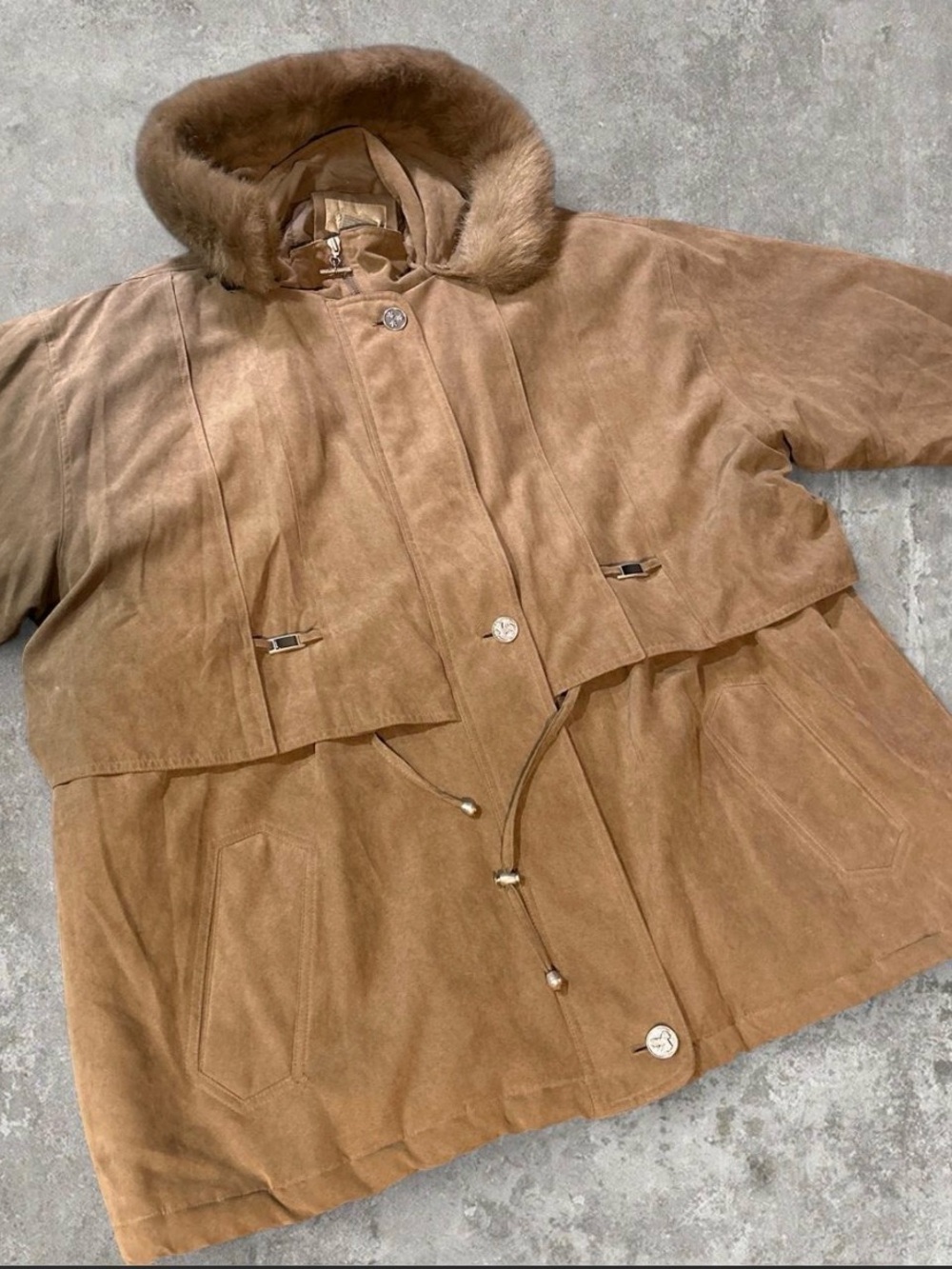 Women’s NY Classics Parka with adjustable wait strings and detailed buttons